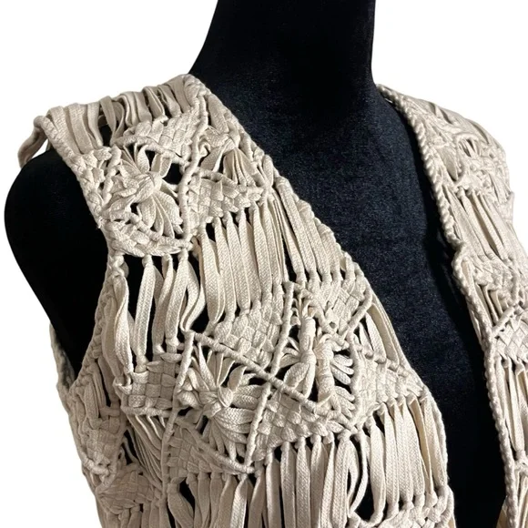 Winter Kate Gypsy Rose Natural Macrame Crochet Boho Fringe Vest — Small - Picture 5 of 12